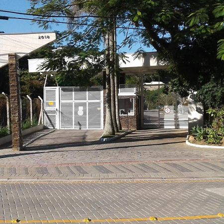 204 Otima Localizacao De 2D Em Condominio Fechado Бомбиняс Екстериор снимка